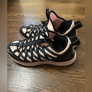 EUC Nike ACG Trail sneakers